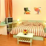 Kalma, Kalma Villa, Хевиз