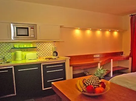 Kalma, Kalma Villa, ヘーヴィーズ