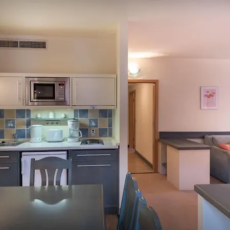 Kalma, Kalma Villa, Otel Hévíz